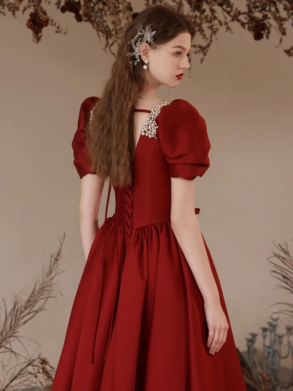 Elegant Burgundy Satin Prom Dresses 2023 A-Line / Princess Pearl Square Neckline Puffy Short Sleeve Backless Floor-Length / Long Prom Formal Dresses