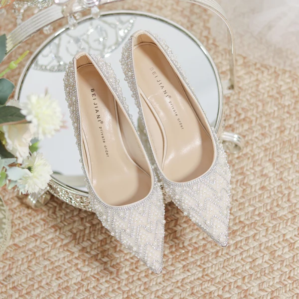 Charming Silver Beading Pearl Rhinestone Wedding Shoes 2024 7 cm Stiletto Heels Pointed Toe Wedding Pumps High Heels