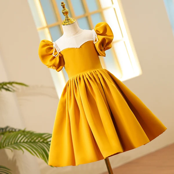 Chic / Beautiful Yellow Pearl Birthday Short Flower Girl Dresses 2023 Scoop Neck Puffy Short Sleeve Flower Girl Dresses