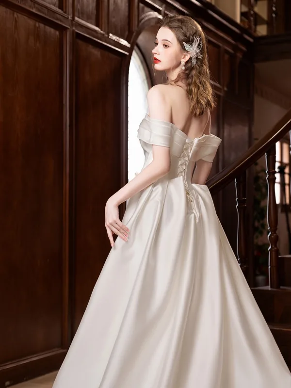 Elegant White Satin Bow Wedding Dresses 2025 A-Line / Princess Off-The-Shoulder Short Sleeve Backless Floor-Length / Long Prom Wedding Dresses