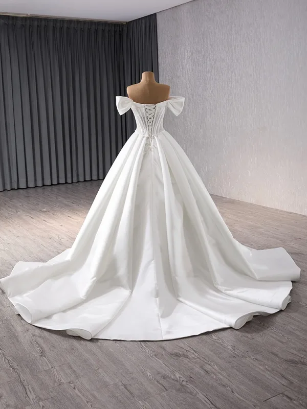 High-end Elegant White Lace Satin Wedding Dresses 2024 Ball Gown Off-The-Shoulder Sleeveless Court Train Prom