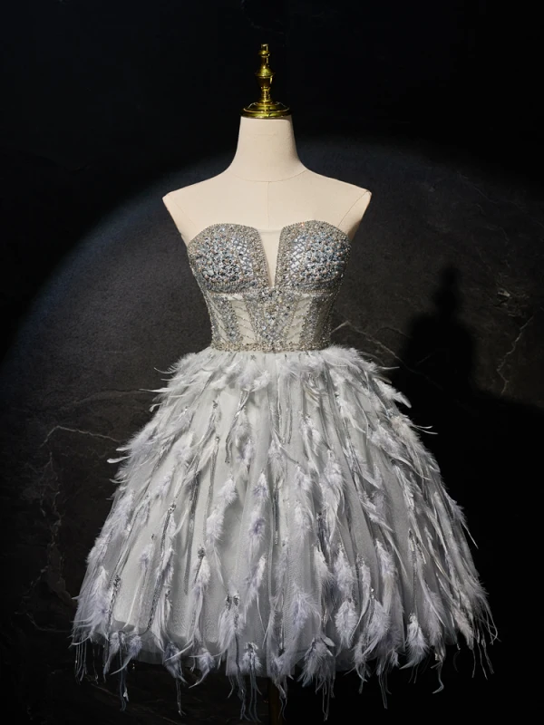 Sexy Gris Fait main Perlage Perle Paillettes Plumes Courte Robe De Fête 2024 Princesse Bustier Sans Manches Dos Nu Cocktail Soirée