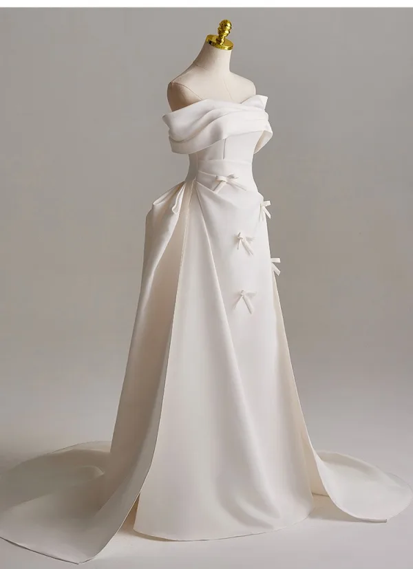 Elegant Ivory Bow Satin Prom Dresses 2025 A-Line / Princess Off-The-Shoulder Short Sleeve Backless Floor-Length / Long Formal Dresses