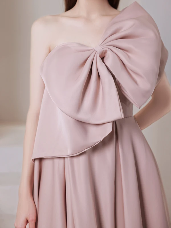 Glamour Princesse Noeud Rose Sombre Robe De Bal 2021 Bustier Sans Manches Bretelles croisées Longue Satin De Fiançailles Robe De Soirée