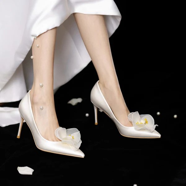 Eleganta Elfenben Appliqués Satin Brudskor Högklackade 2022 8 cm Stilettklackar Spetsiga Bröllop Pumps
