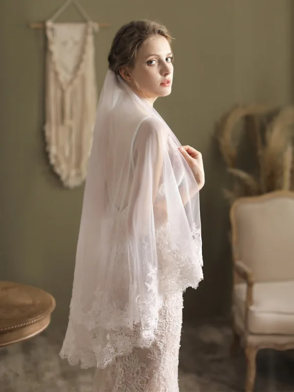High-end White Handmade  Lace Flower Bridal Wedding Veils 2025