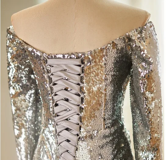 Glitzernden Silber Pailletten Gespaltete Front Ballkleider 2024 Meerjungfrau Off Shoulder Lange Ärmel Rückenfreies Sweep / Pinsel Zug Ball Festliche Kleider