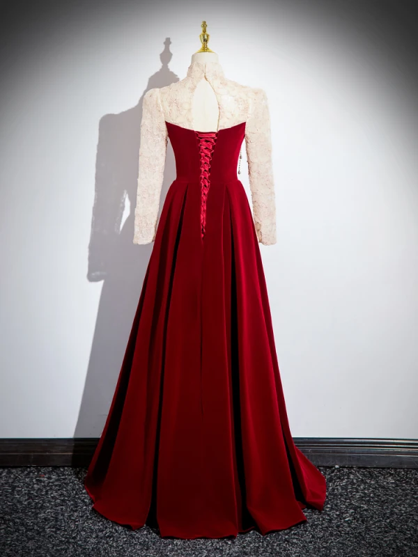 Elegant Burgundy Beading Pearl Lace Flower Velvet Prom Dresses 2024 A-Line / Princess High Neck Long Sleeve Backless Floor-Length / Long Prom Formal Dresses