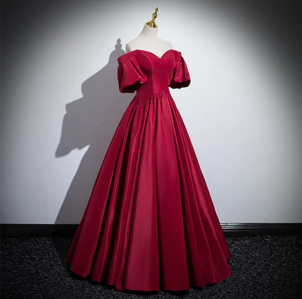 Modest / Simple Burgundy Satin Prom Dresses 2024 A-Line / Princess Off-The-Shoulder Short Sleeve Backless Floor-Length / Long Formal Dresses