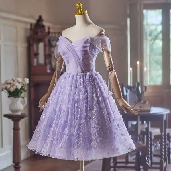 Fashion Lavender Sequins Butterfly Appliques Homecoming Graduation Dresses 2024 A-Line / Princess Off-The-Shoulder Sleeveless Backless Knee-Length Formal Dresses