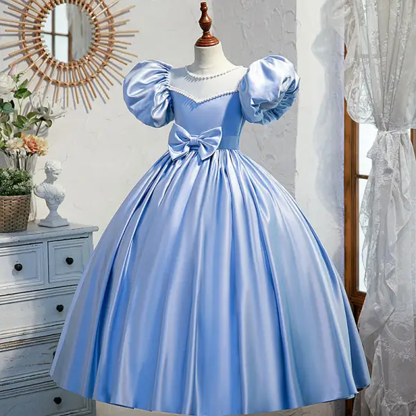 Élégant Bleu Ciel Anniversaire Robe Ceremonie Fille 2022 Robe Boule Perle Encolure Dégagée Gonflée Manches Courtes Ceinture Noeud Longue Robe Ceremonie Fille