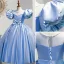 Élégant Bleu Ciel Anniversaire Robe Ceremonie Fille 2022 Robe Boule Perle Encolure Dégagée Gonflée Manches Courtes Ceinture Noeud Longue Robe Ceremonie Fille