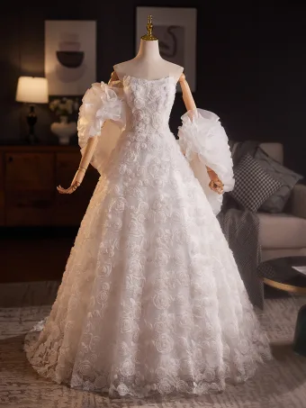 Elegant White Appliques Wedding Dresses 2025 A Line Princess Strapless Sleeveless Backless With Shawl Sweep Train