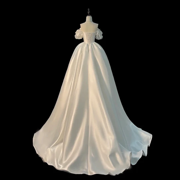 Vintage / Retro White Ruffle Satin Wedding Dresses 2024 Ball Gown Off-The-Shoulder Sleeveless Backless Floor-Length / Long Wedding