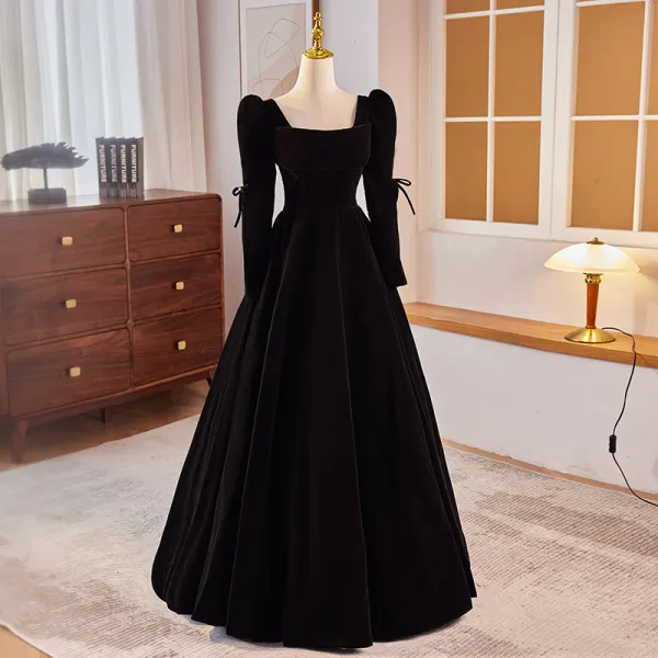 Audrey Hepburn Style Black Velvet Winter Prom Dresses 2024 ALine