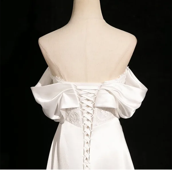 Élégant Ivoire En Dentelle Fleur Satin Robe De Mariée 2025 Princesse De l'épaule Manches Courtes Dos Nu Train De Balayage Mariage