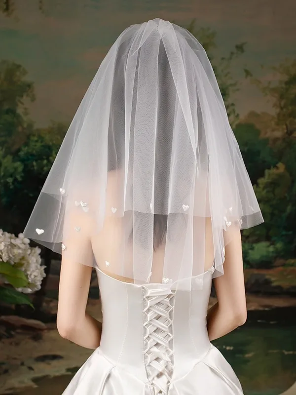 Modest / Simple White Heart-shaped Tulle Wedding Veils 2025