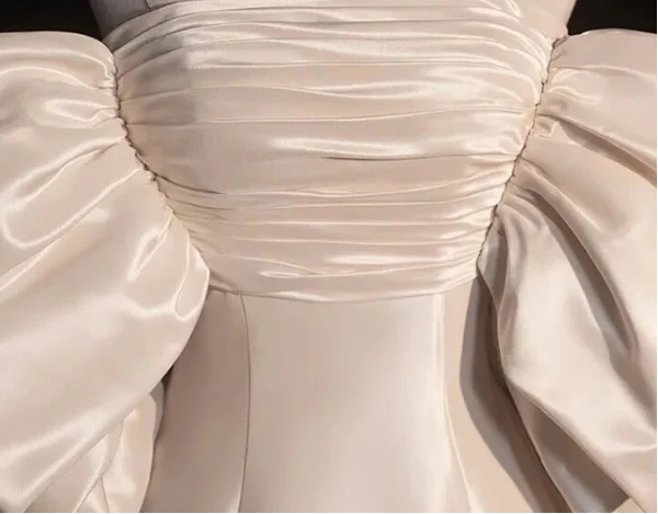 Élégant Ivoire Satin Robe De Bal 2025 Princesse De l'épaule Gonflée Manches Courtes Dos Nu Noeud Train De Balayage Promo Robe De Ceremonie