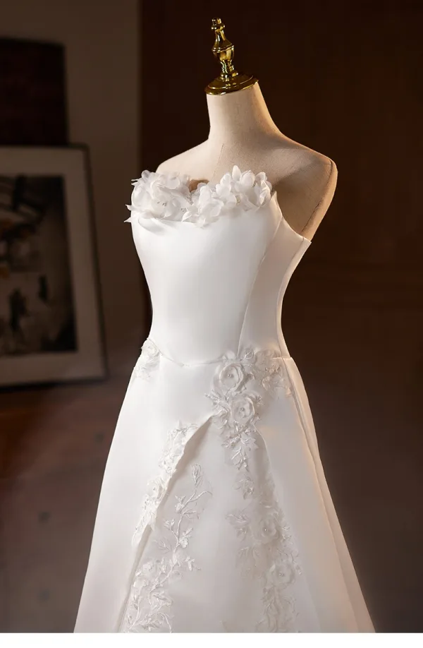Élégant Blanche En Dentelle Fleur Appliques Satin Légère Robe De Mariée 2025 Princesse Bustier Sans Manches Dos Nu Train De Balayage Mariage