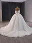 Luxus / Herrlich Weiß Handgefertigt Perlenstickerei Perle Pailletten Ballkleid Brautkleider / Hochzeitskleider 2024 Bandeau Ärmellos Rückenfreies Kapelle-Schleppe Hochzeit