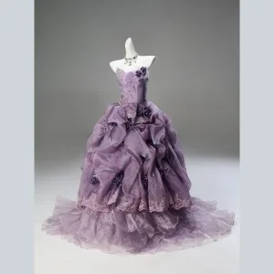 High End Sjarmerende Purple Appliques Blonder Blomst Perle Gripende Ruffles Ballkjoler 2025 Ballkjole Strapless Uten Ermer Ryggløse Feie Tog