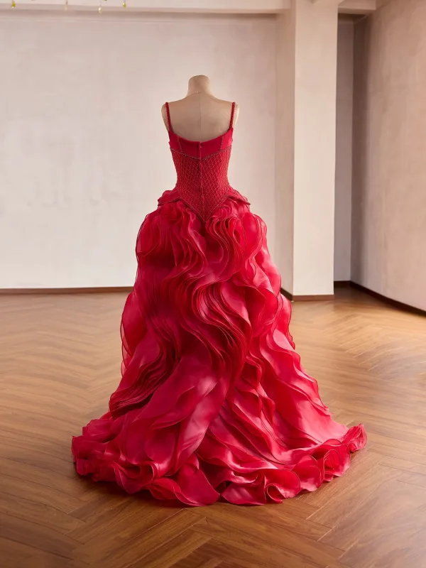 Mode Burgunderrot Perlenstickerei Fallende Rüsche Ballkleider 2026 Ballkleid Spaghettiträger Ärmellos Rückenfreies Sweep / Pinsel Zug Festliche Kleider