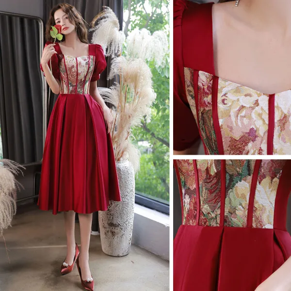 Chic / Beautiful Burgundy Printing Graduation Dresses 2022 A-Line / Princess Homecoming Square Neckline Short Sleeve Backless Floor-Length / Long Formal Dresses