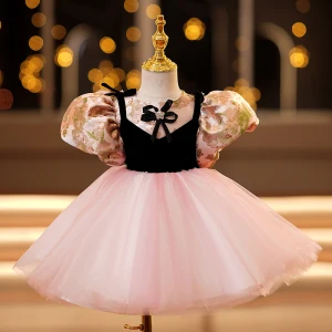 Chic Beautiful Blushing Pink Short Birthday Flower Girl Dresses 2022 Ball Gown Scoop Neck Puffy Short Sleeve Bow Flower Girl Dresses