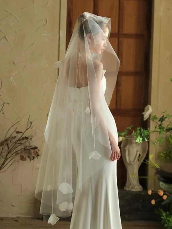 Elegant White Appliques Tulle Wedding Veils 2025