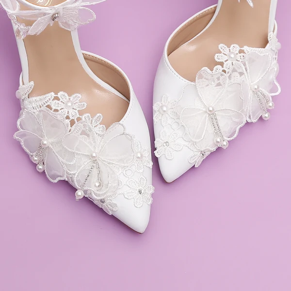 Elegant White Pearl Lace Butterfly Flower Wedding Shoes 2024 Ankle Strap 9 cm Stiletto Heels Pointed Toe Wedding Sandals High Heels