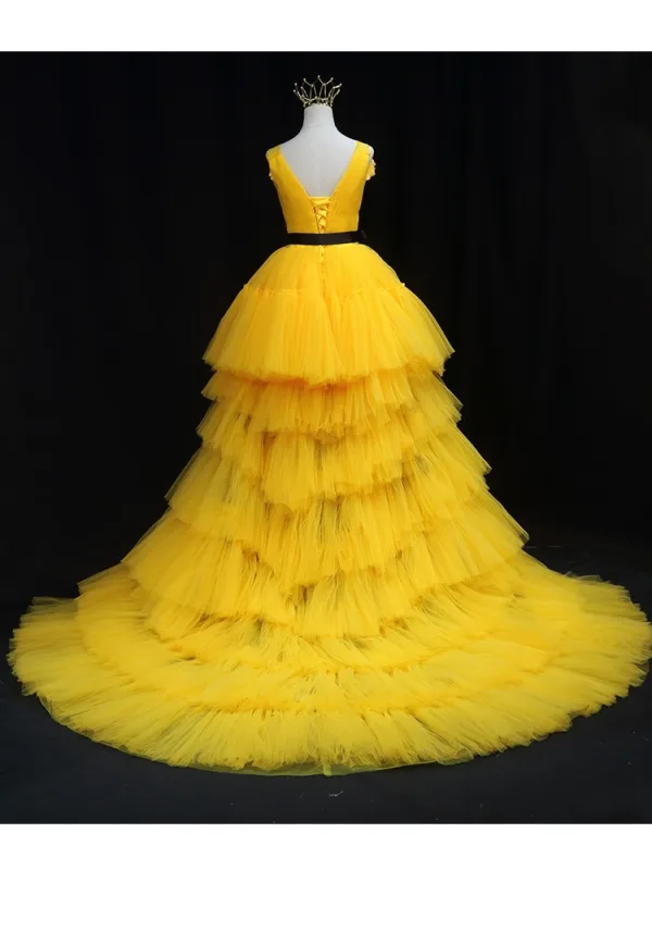 Unusual Yellow Cascading Ruffles Prom Dresses 2024 Ball Gown Scoop Neck Sleeveless Backless Bow Sash Court Train Prom Formal Dresses