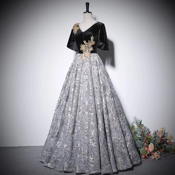 Élégant Noire Perlage Paillettes Impression Robe De Bal 2022 Princesse V-Cou Manches Courtes Dos Nu Longue Promo Robe De Ceremonie