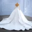 Luxe Ivoire Fait main Perlage Perle Paillettes Robe De Mariée 2022 Robe Boule Encolure Dégagée Manches Longues Chapel Train Mariage
