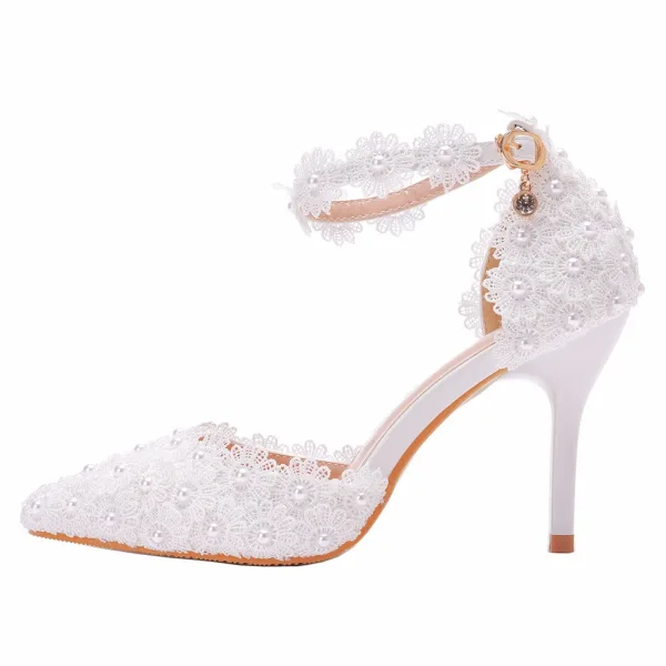 Élégant Blanche Perle En Dentelle Fleur Chaussure De Mariée 2023 Bride Cheville 9 cm Talons Aiguilles À Bout Pointu Mariage Talons Hauts