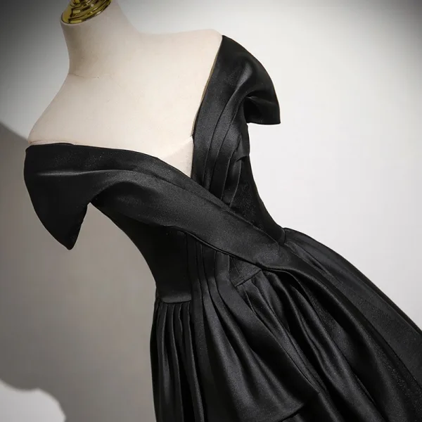 Elegante Schwarz Satin Ballkleider 2025 A Linie Off Shoulder Kurze Ärmel Rückenfreies Lange Ball Festliche Kleider
