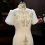 Charmant Ivoire Perlage Glitter Perle Paillettes Soirée Cheongsam 2024 Trompette / Sirène Col Haut Manches Courtes Thé Longueur