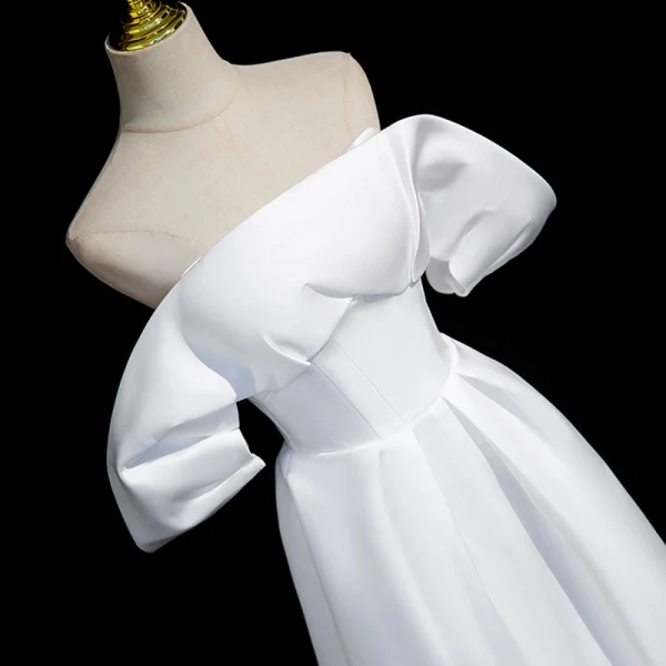 Vintage Schlicht Weiß Satin Asymmetrisch Ballkleider 2023 Off Shoulder Kurze Ärmel Rückenfreies Ball Festliche Kleider