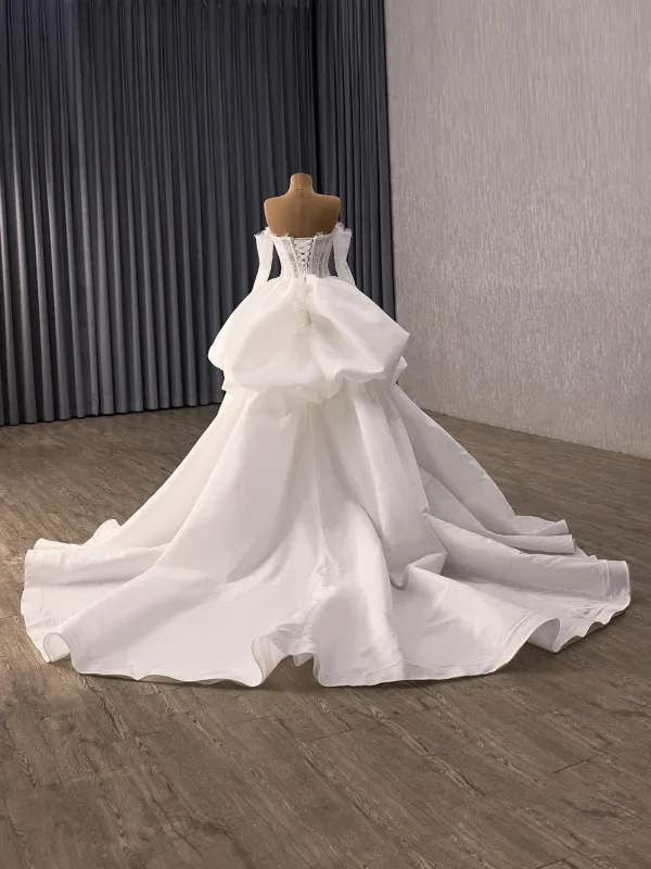 High-end White Handmade Beading Lace Flower Satin Wedding Dresses 2025 Ball Gown Off-The-Shoulder Long Sleeve Backless Chapel Train
