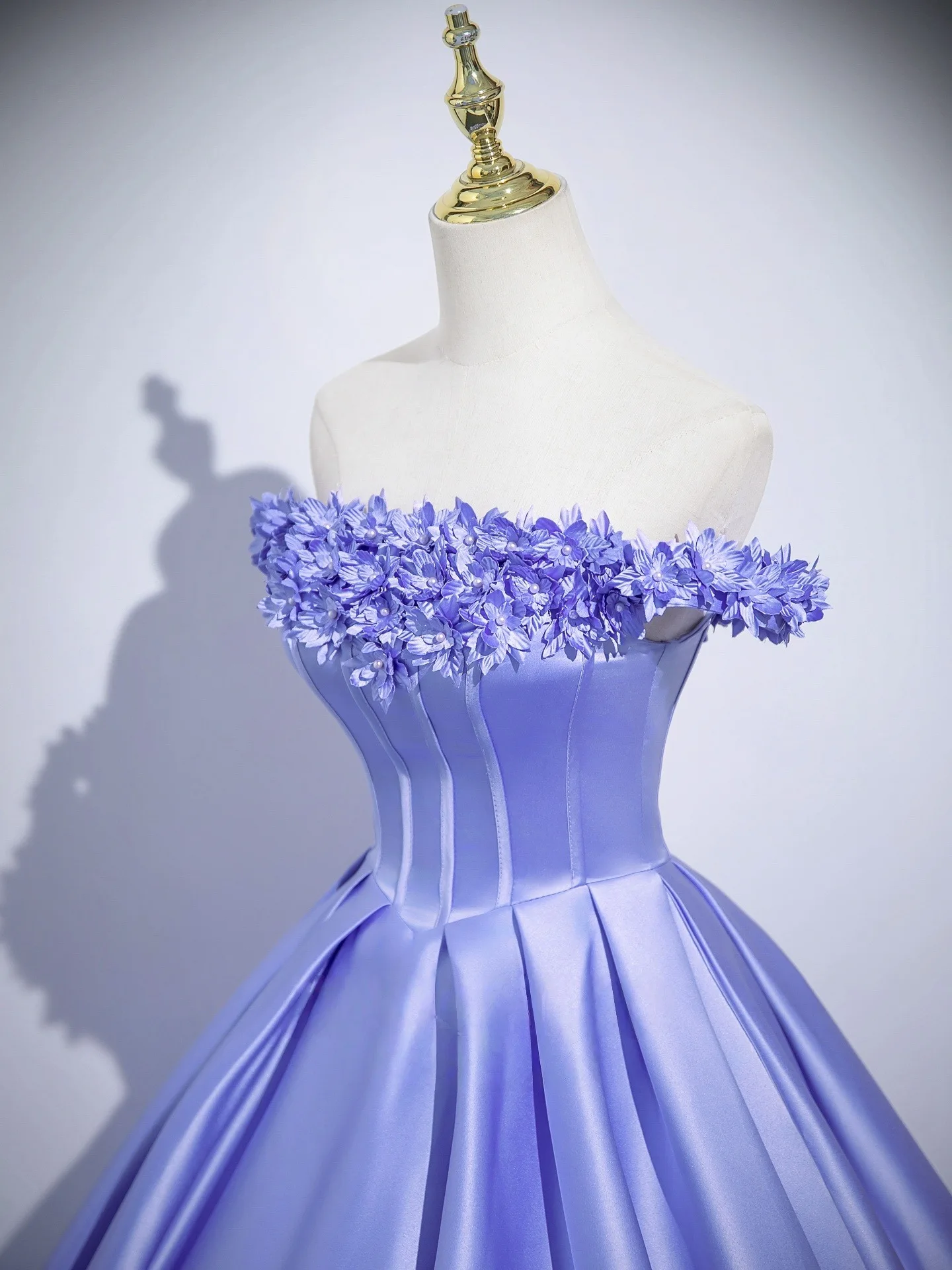 Elegant Lavender Appliques Prom Dresses 2025 Ball Gown Off The Shoulder Short Sleeve Backless Floor Length Long Formal Dresses Elegant Lavender Appliques Prom Dresses 2025 Ball Gown Off The Shoulder Short Sleeve Backless Floor Length Long Formal Dresses