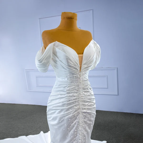High End Weiß Perlenstickerei Perle Pailletten Satin Brautkleider / Hochzeitskleider 2023 Meerjungfrau Off Shoulder Kurze Ärmel Rückenfreies Kapelle-Schleppe Hochzeit