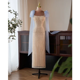 High End Charming Champagne Rhinestone Sequins Evening Dresses 2023 Spaghetti Straps Bow Sleeveless Backless Floor Length Long Evening Party Formal Dresses