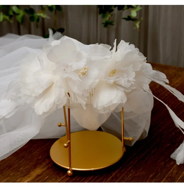 Fashion White Handmade  Flower Wedding Veils 2025