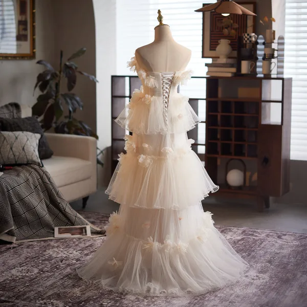 Charming Champagne Appliques Cascading Ruffles Wedding Dresses 2025 A-Line / Princess Strapless Sleeveless Backless Floor-Length / Long