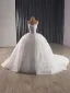 High End Weiß Handgefertigt Perlenstickerei Perle Pailletten Quinceañera Brautkleider / Hochzeitskleider 2025 Ballkleid Bandeau Ärmellos Rückenfreies Kapelle-Schleppe Tülle