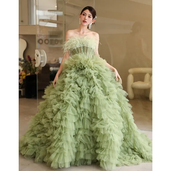 Charming White Tassel Pearl Cascading Ruffles Wedding Dresses 2024 A-Line / Princess Strapless Sleeveless Backless Court Train Wedding