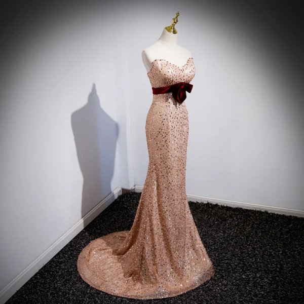 Sexy Champagner Pailletten Schleife Abendkleider 2023 Ballkleid Bandeau Ärmellos Rückenfreies Hof-Schleppe Abend Festliche Kleider