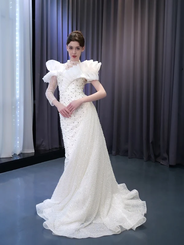 Haut de Gamme Bling Bling Blanche Fait main Perlage Perle Paillettes Robe De Mariée 2024 Trompette / Sirène Col Haut Manches Longues Train De Balayage Mariage