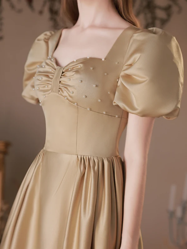 Modest / Simple Champagne Gold Satin Prom Dresses 2022 A-Line / Princess Square Neckline Pearl Puffy Short Sleeve Backless Floor-Length / Long Formal Dresses