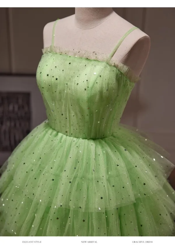 Sexy Vert Cendré Étoile Paillettes Courte Robe De Fête 2023 Bretelles Spaghetti Volants en Cascade Sans Manches Dos Nu Cocktail Soirée Robe De Ceremonie
