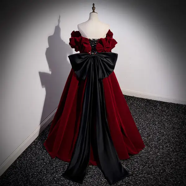 Fashion Burgundy Ruffle Prom Dresses 2022 Ball Gown Off-The-Shoulder Bow Short Sleeve Backless Floor-Length / Long Prom Formal Dresses